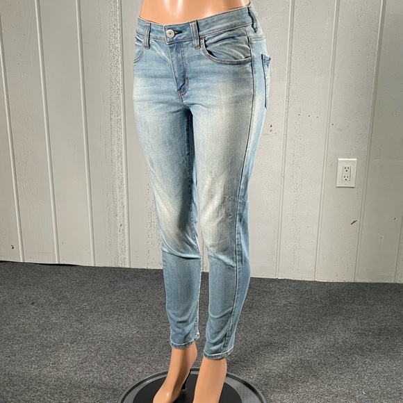 *American Eagle Outfitters Women's Light Washed Super Stretch Jegging Sz… - Picture 9 of 15